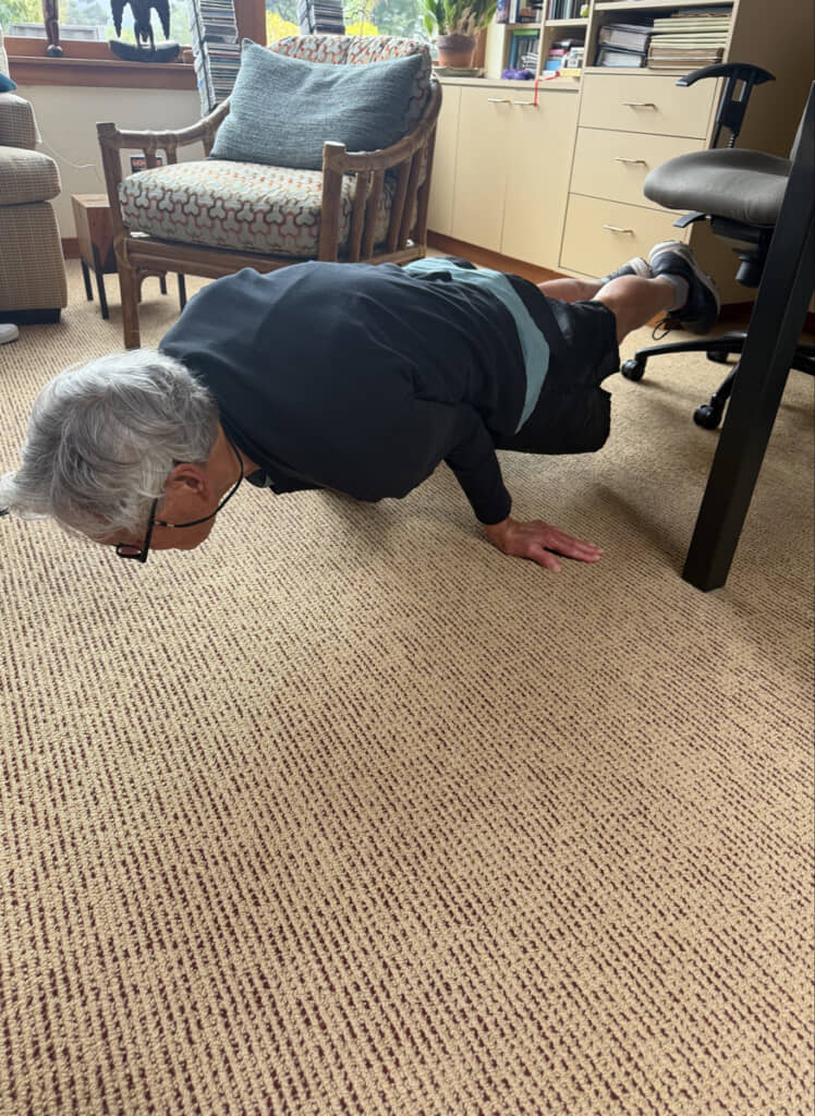 84歳にしてこの体幹……!