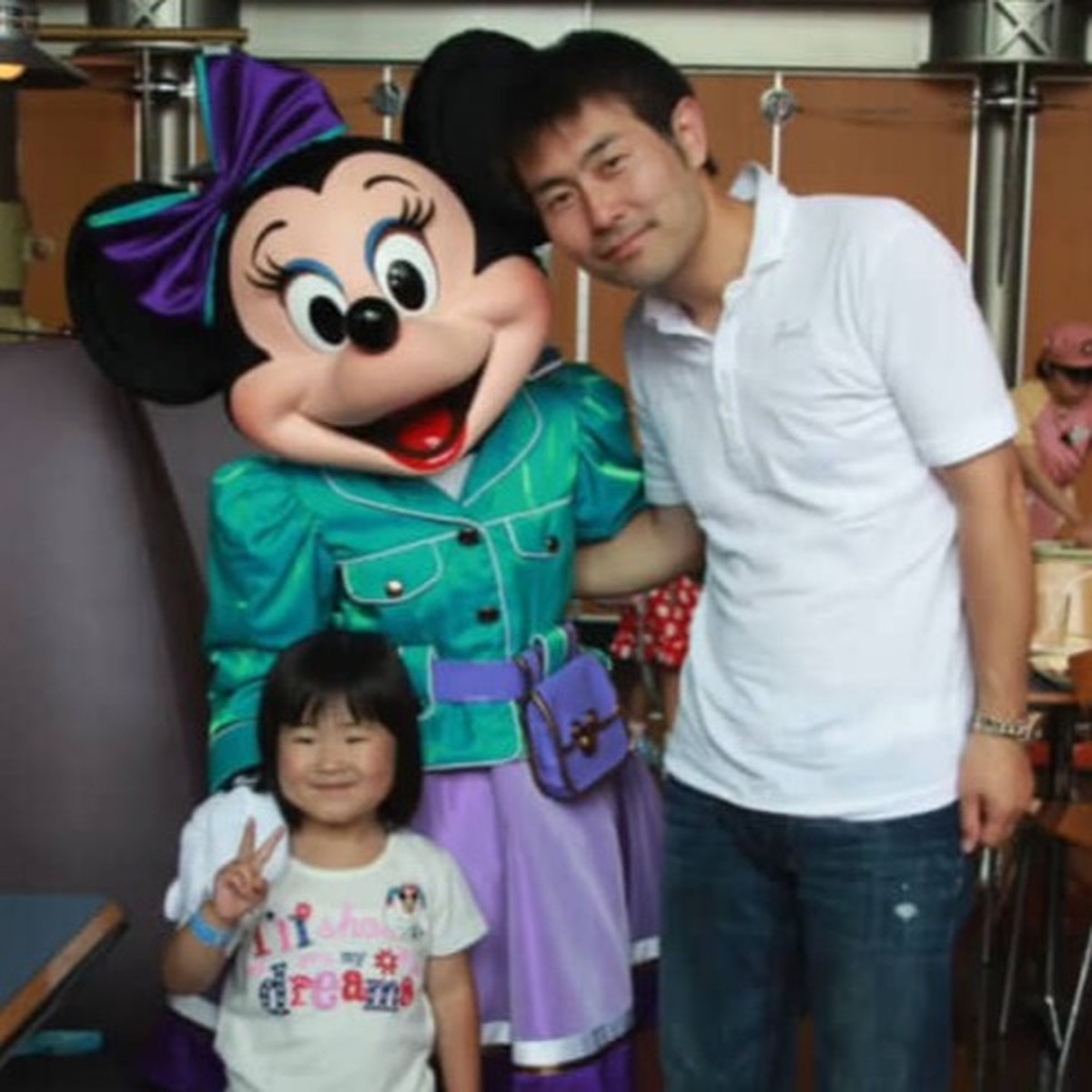 父子家庭の2歳娘とパパが「毎年誕生日ディズニー」を約束し16年……“今年の様子”に「これは凄い事」「涙が」（1/3） | 教育・子育て ねとらぼ