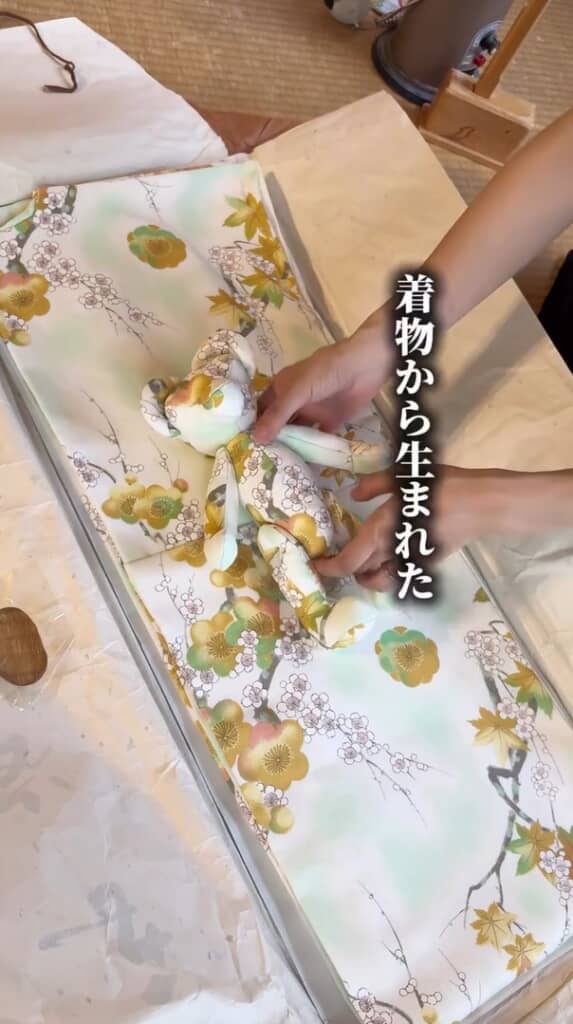 同じ柄のテディベアに!?