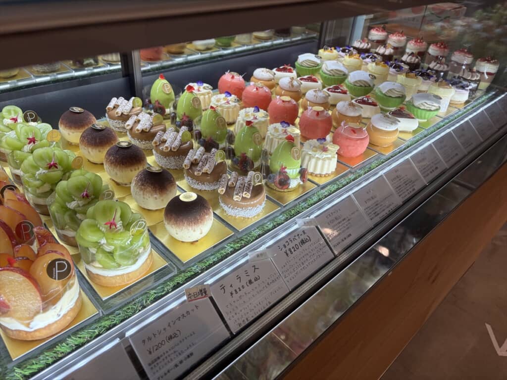 宮城県大崎市の古民家パティスリー「パティスリープロムナード」のケーキ