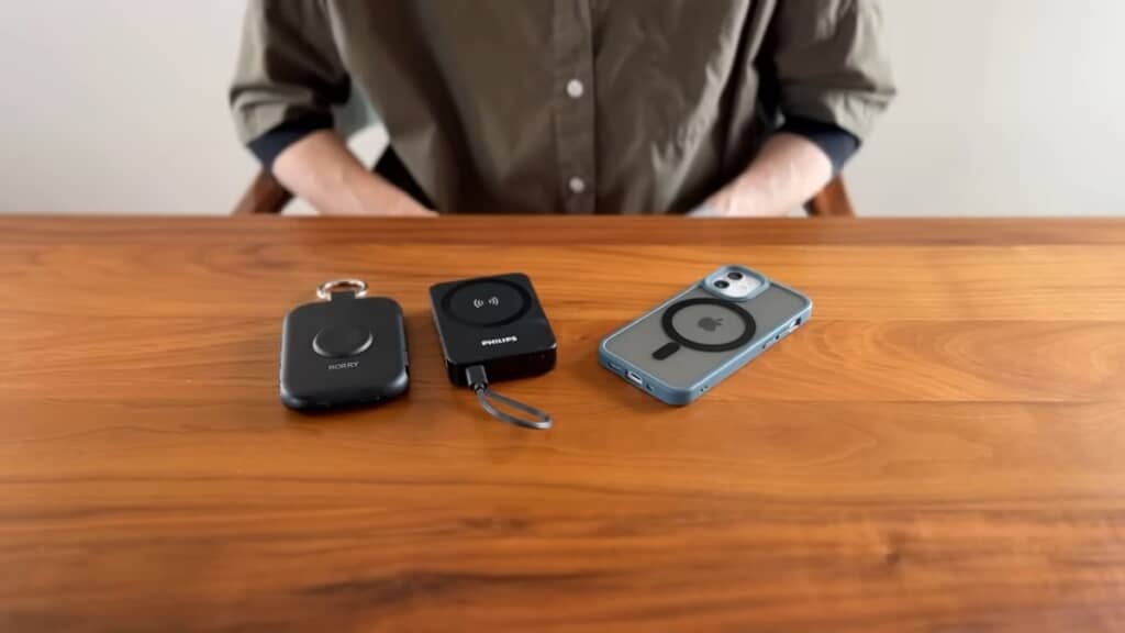 スマホとバッテリー2つを持ってくる