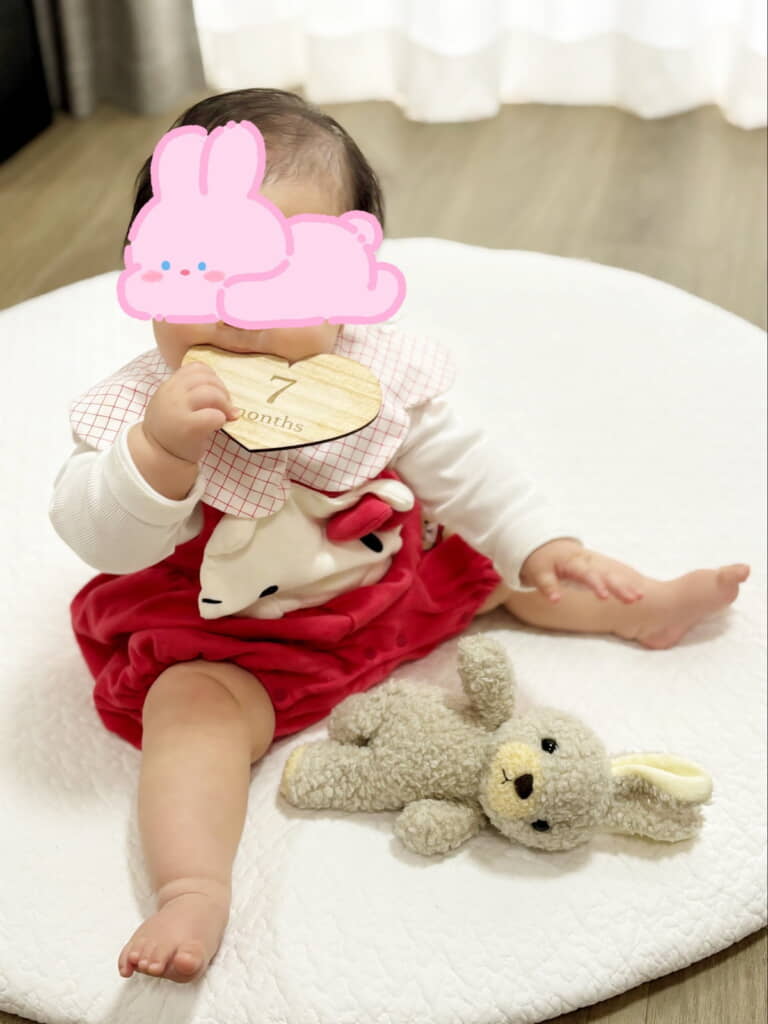 生後7カ月のキティちゃんコーデもかわいい!