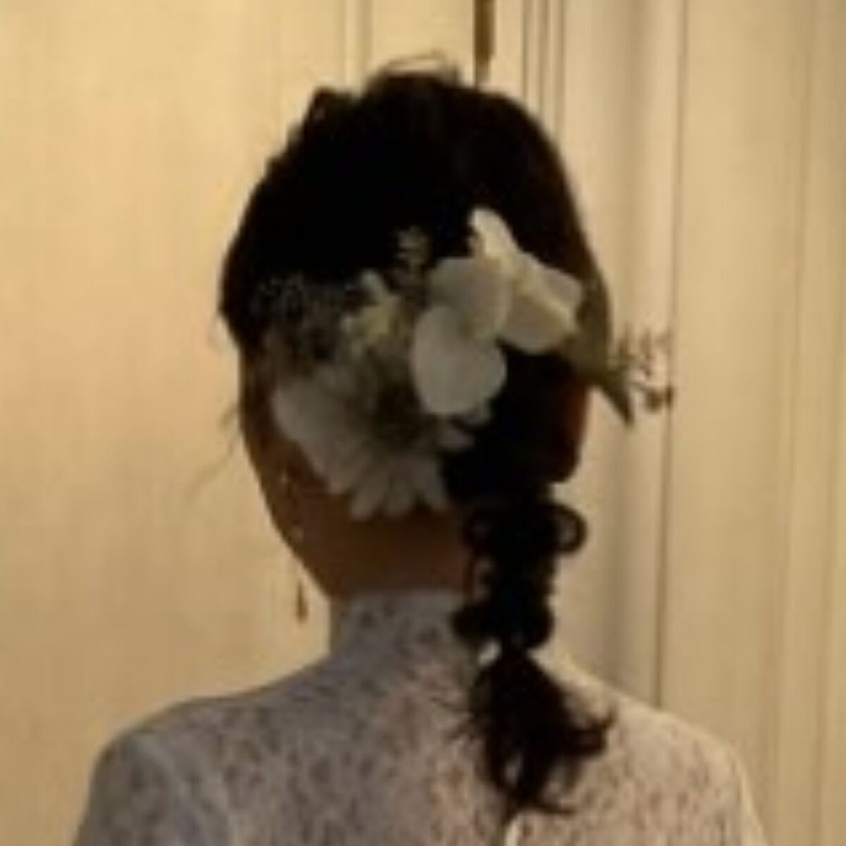 夫「おれ、ドレス作っがら」→妻のために半年かけて縫い上げたのは…… 圧巻の花嫁姿に「どーゆーこと!?」「作った!?」(1/3) | ライフスタイル ねとらぼ
