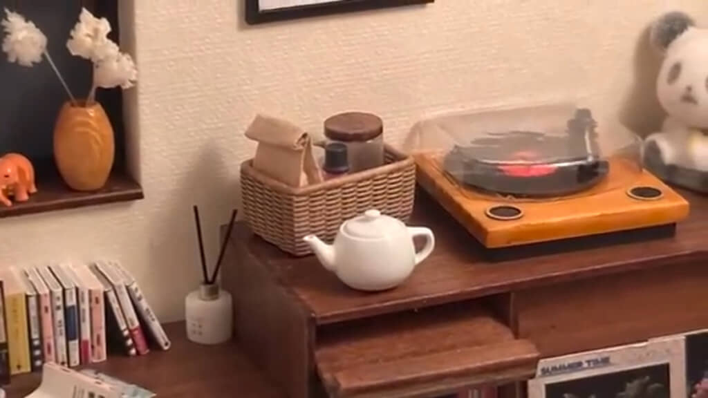 こっそり置かれたディフューザーも手づくり