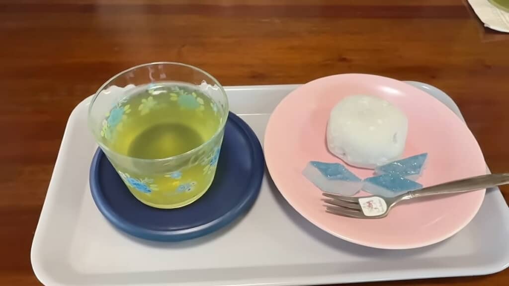 手作りの琥珀糖が涼し気でおいしそう