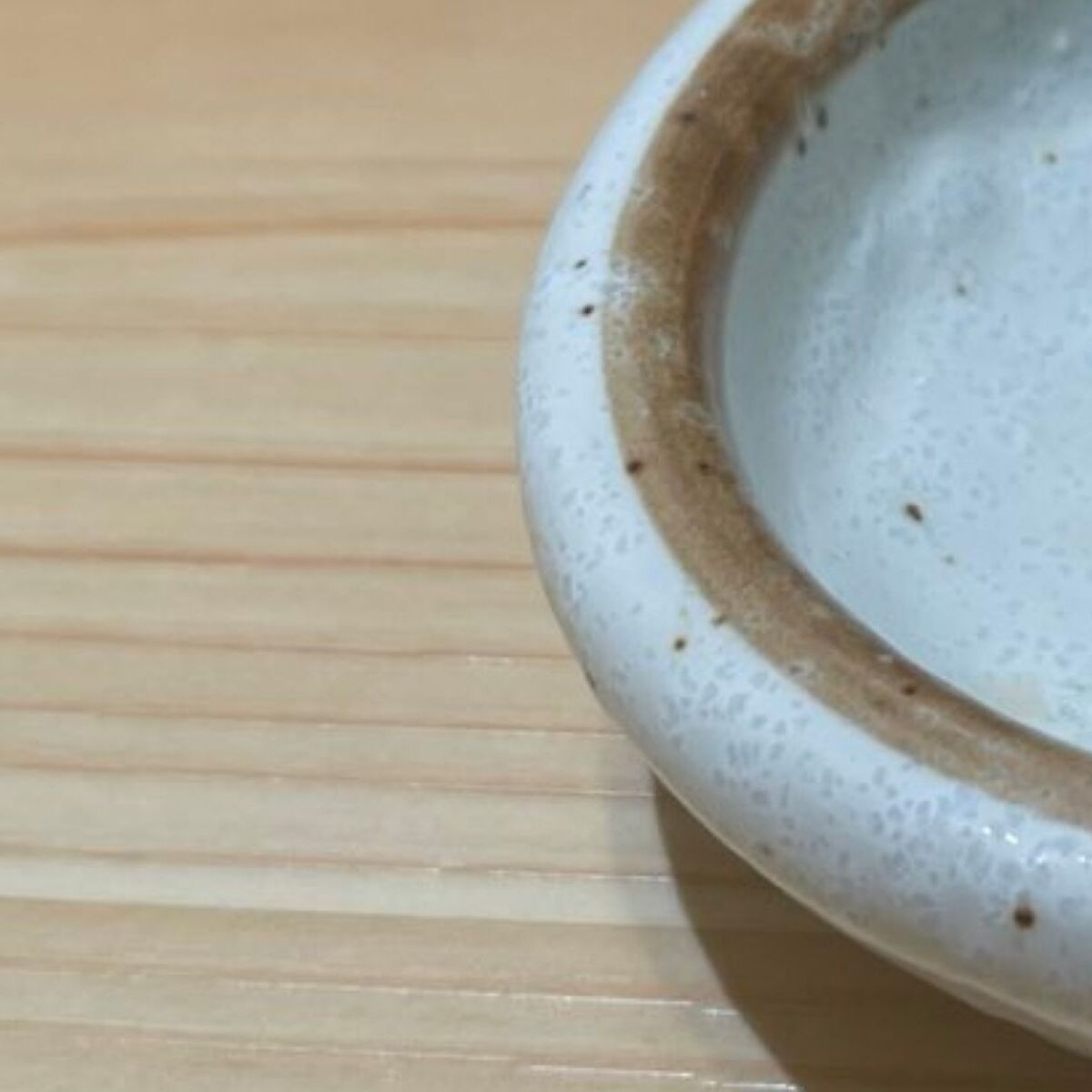 ラーメン店で100円のにんにくを頼んだら……　目を疑う光景が3500万表示「3度見したわ」「俺も多分躊躇する」 | グルメ ねとらぼ