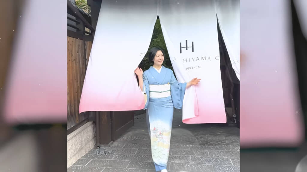 華やかな場にもなじむ装い