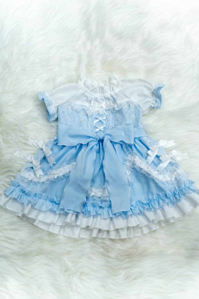 キュートなブルーのロリータ服