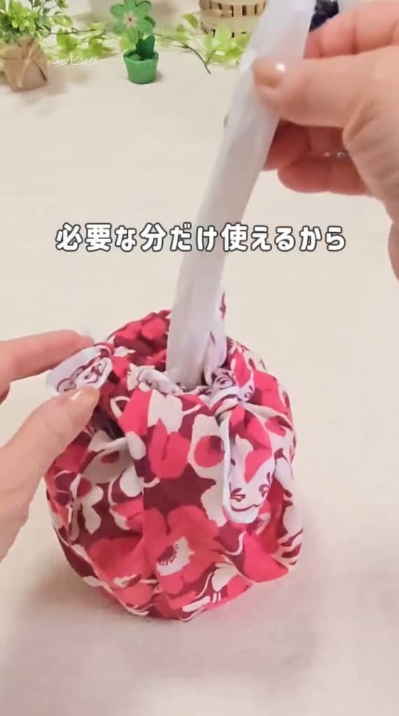 上からトイレットペーパーを引き出せます