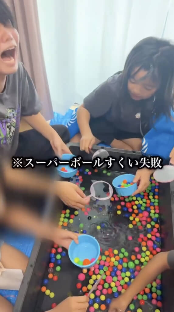 みんなでスーパーボールすくい