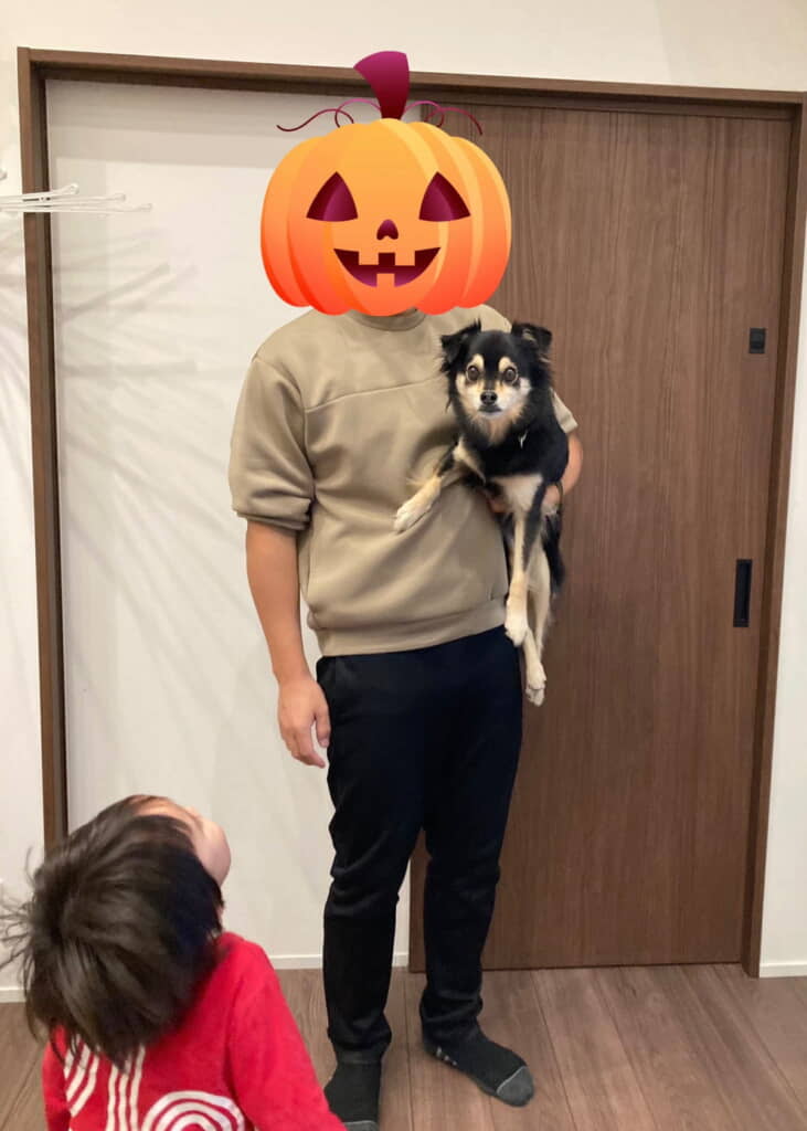 高身長のパパが抱っこすれば……