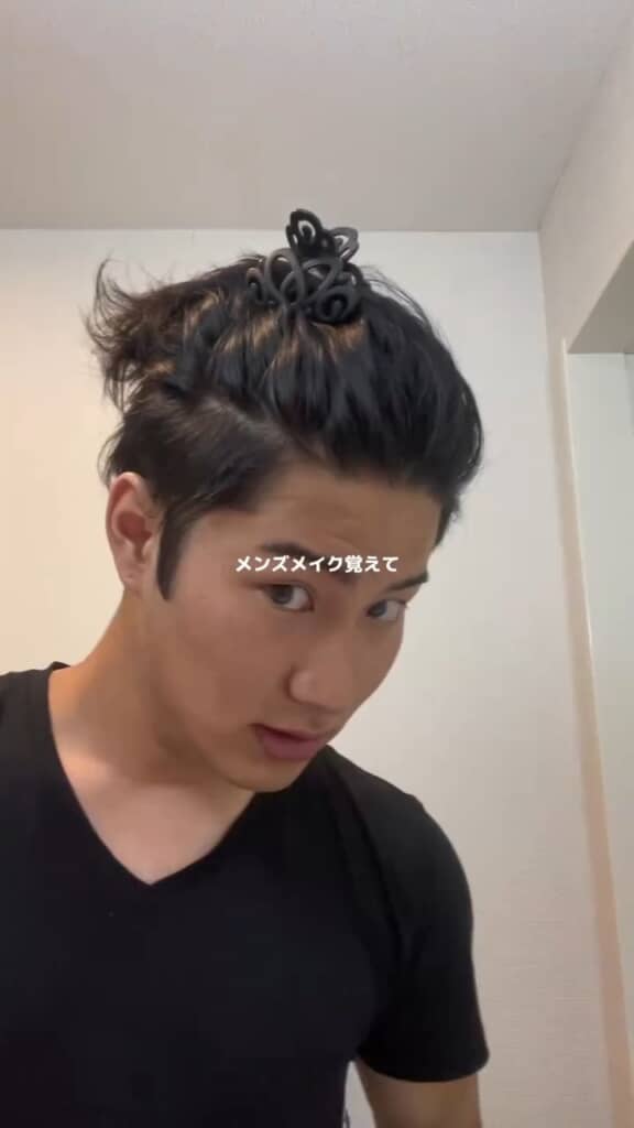 ヘアセットやメンズメイクも練習