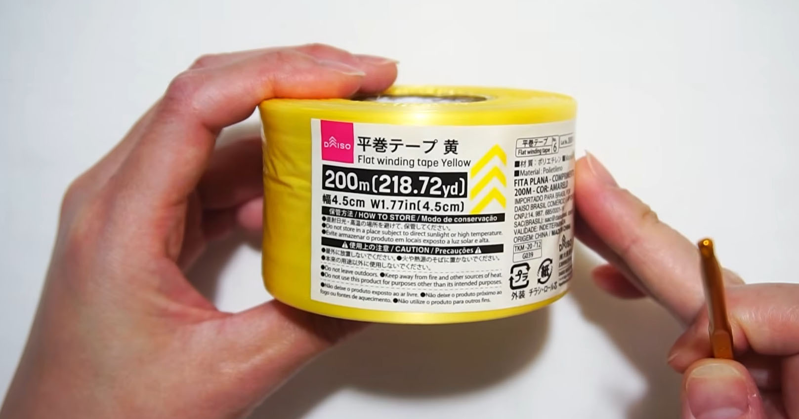 ダイソーの平巻テープ→かぎ針でザクザク編んだら…… 完成した“涼しげバッグ”に「めっちゃかわいい」「使うのが楽しみ」(1/3) | ハンドメイド ねとらぼ