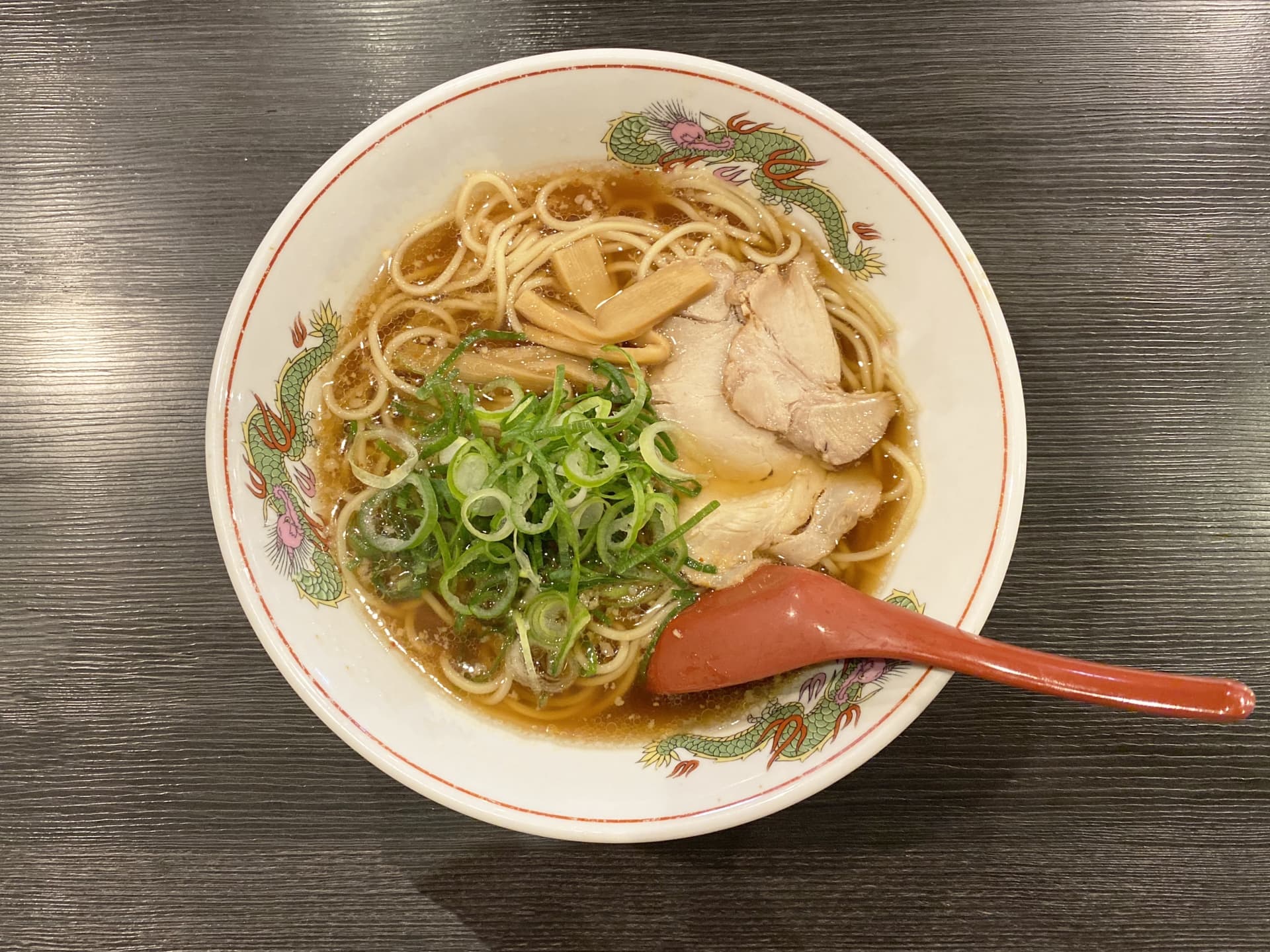 「シンプルな味付けで飽きが来ない」 男性が選ぶ“家に常備しておきたい袋麺シリーズ”上位に「変わらずずっとおいしい」「カロリーも控えめで間食に便利」の声(1/2) | ラーメン ねとらぼリサーチ