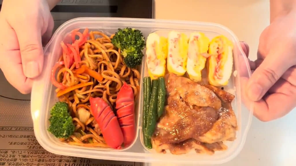 焼きそば入りはテンション上がる