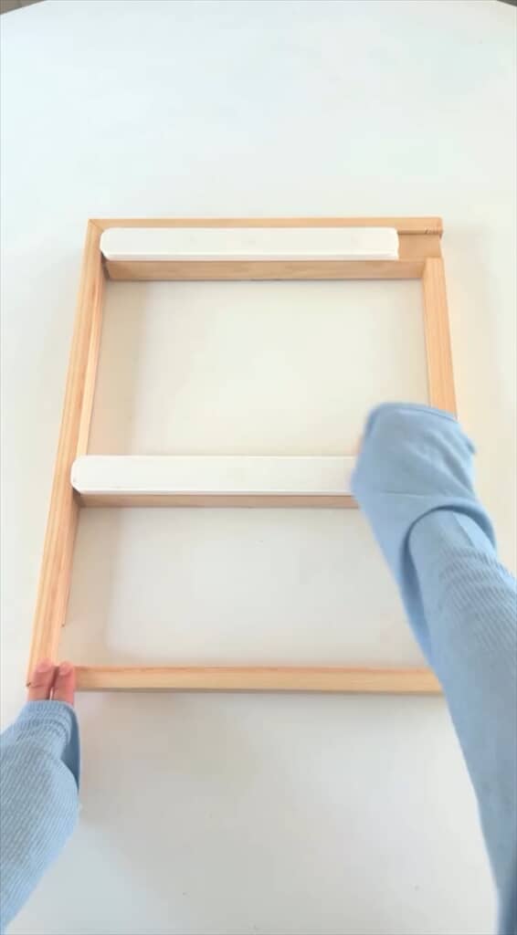 IKEAとダイソーの商品を組み合わせて作るスライドマグネットボード