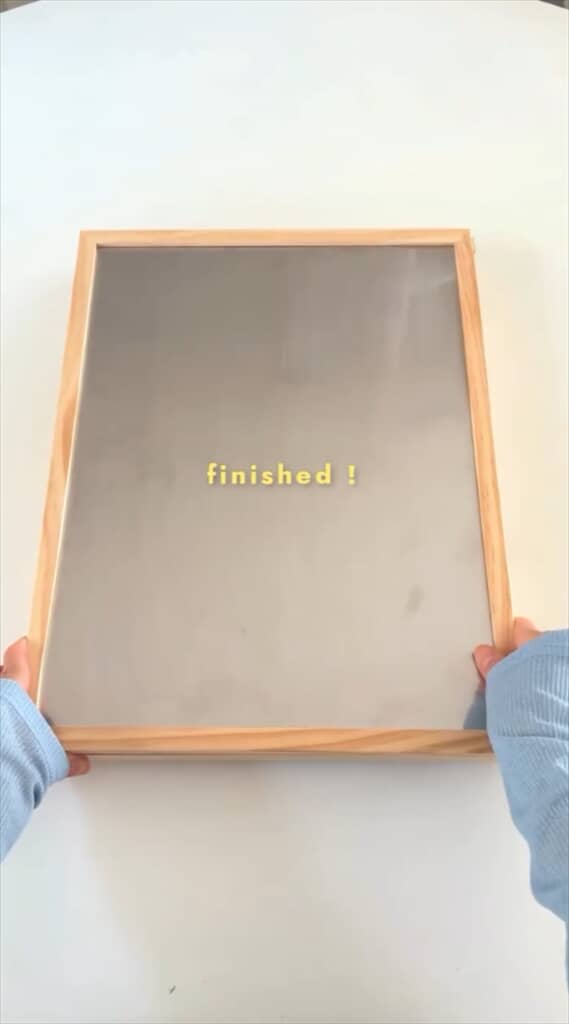 IKEAとダイソーの商品を組み合わせて作るスライドマグネットボード