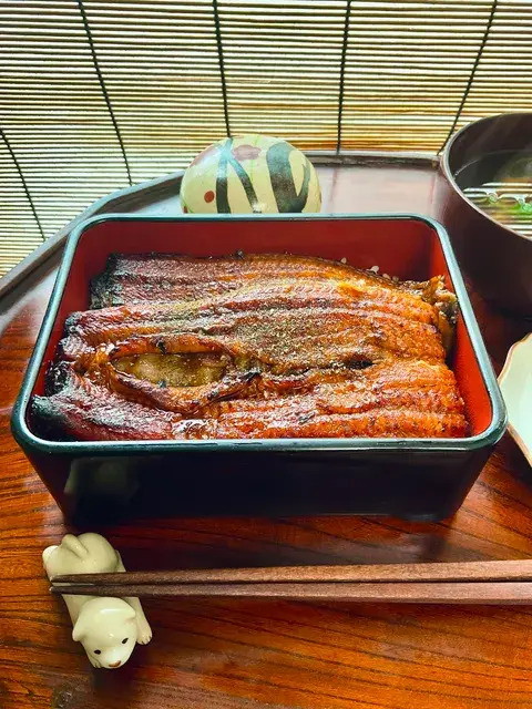 豪華なうな重も
