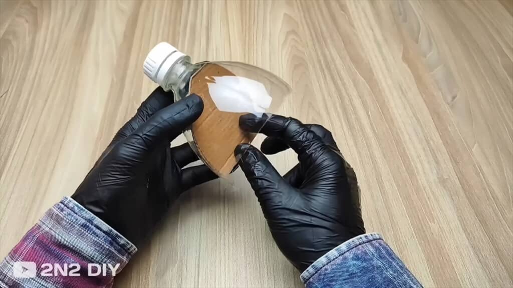 ペットボトルで作る3Dホログラム
