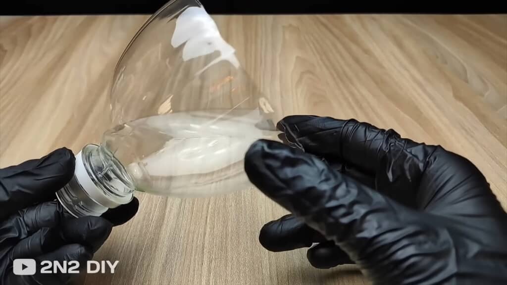 ペットボトルで作る3Dホログラム