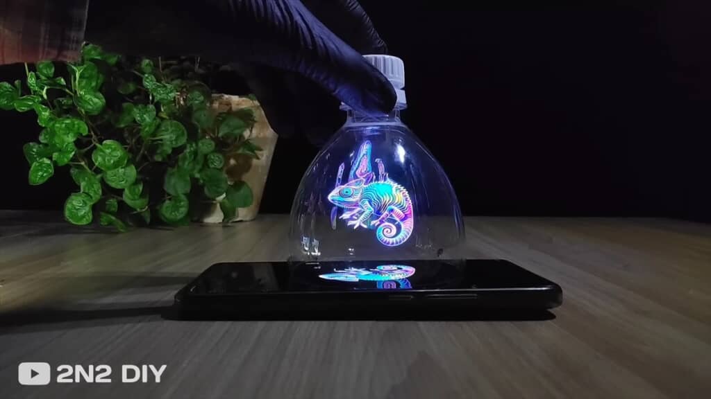 ペットボトルで作る3Dホログラム