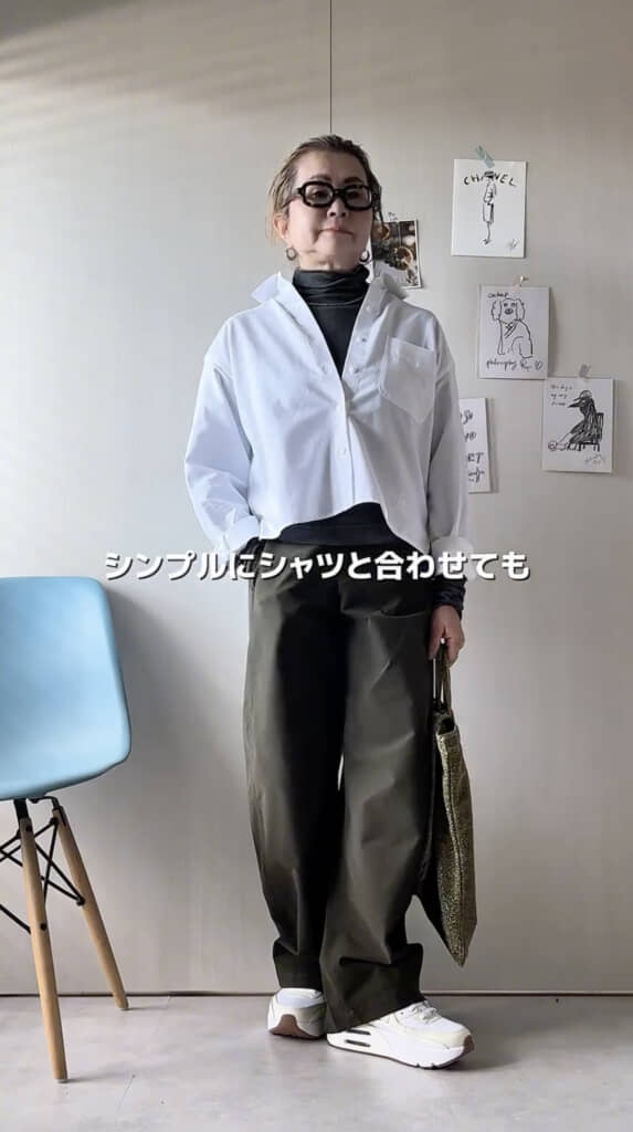 爽やかな白シャツもよく合います