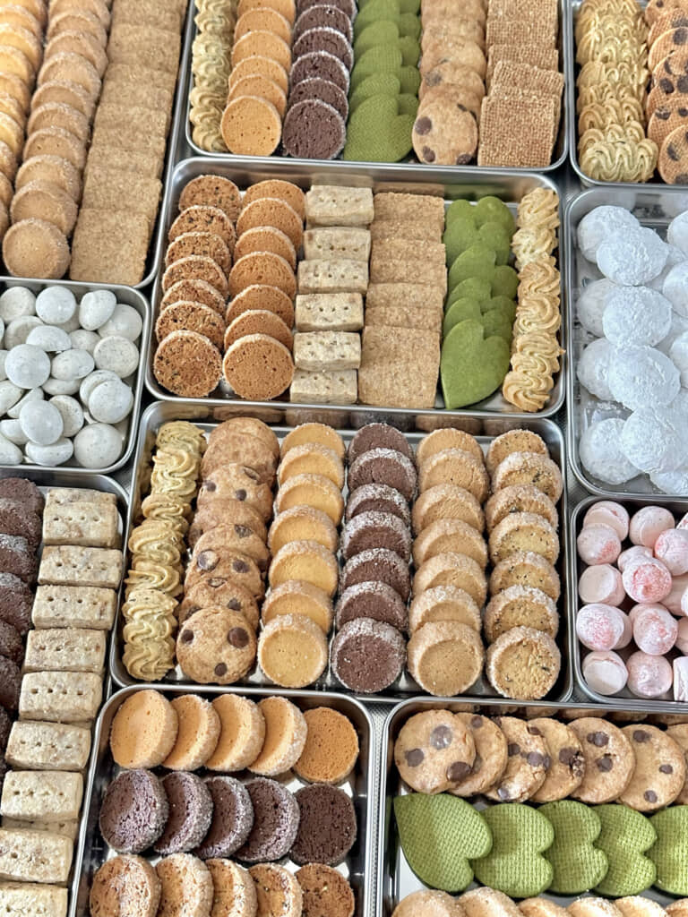 いろんな種類のおいしそうなクッキーがたくさん！