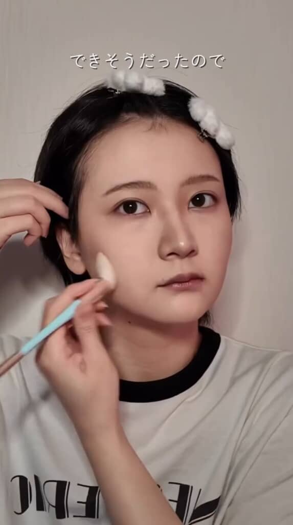 頬の下にはシェーディング