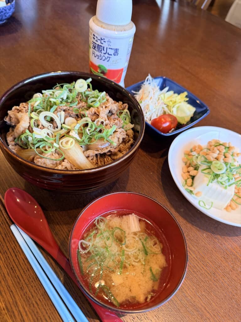 泊まりに来た娘の彼氏にパパが作った手料理