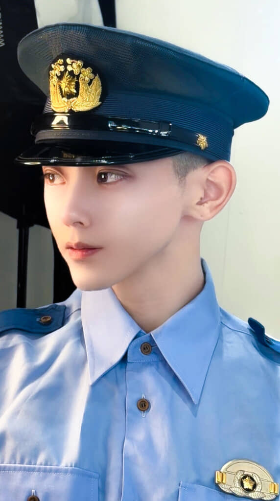 元警察官とは……!