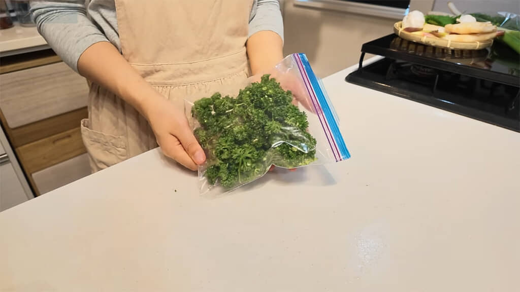 パセリの葉は刻まなくてOKとのこと