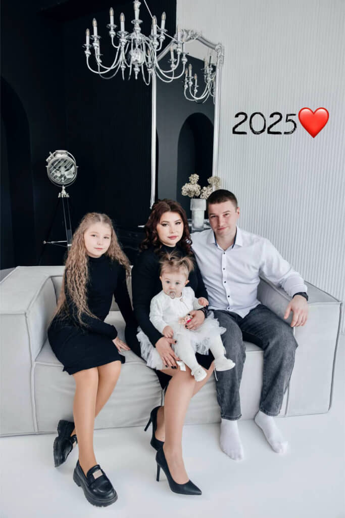 12年後には4人家族に!(画像はAlekseevnaさんのTikTok/@alekseevna_iisから引用)