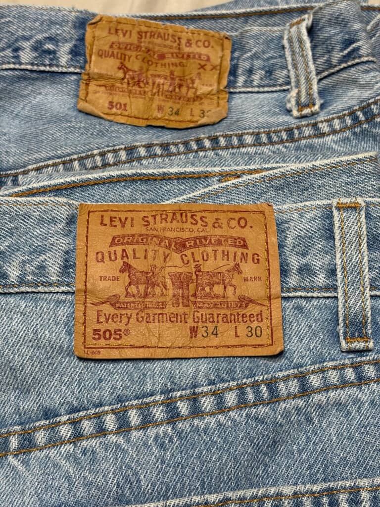 LEVI'S501(上)とLEVI'S505(下)