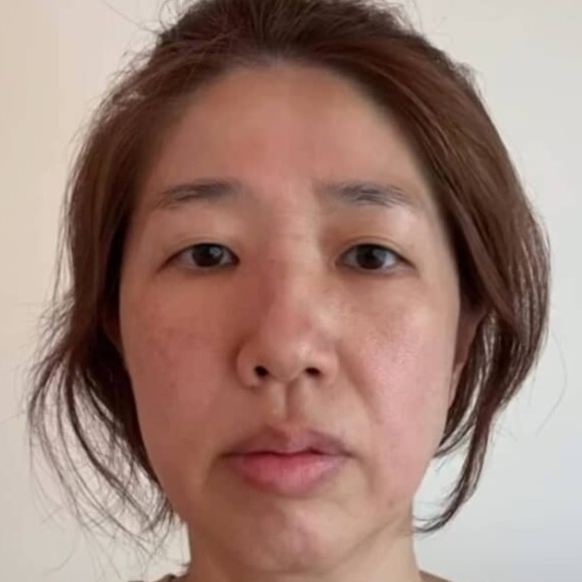 46歳すっぴん女性→フルメイクで……「え！？えーーー！！」信じられない激変姿が117万再生「同じ女性？」（1/3） | 美容 ねとらぼ