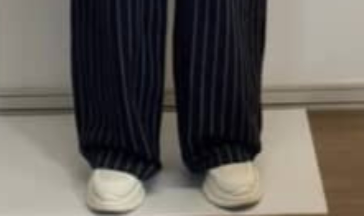 69歳・身長151センチの女性がユニクロの“1290円トップス”を着たら…… 目からウロコのコーデ術に「センスいい!」「とてもお似合い」(1/2) | 女性 ねとらぼ