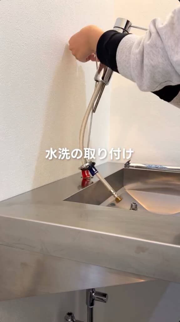 洗面台と水栓はメルカリで購入しました