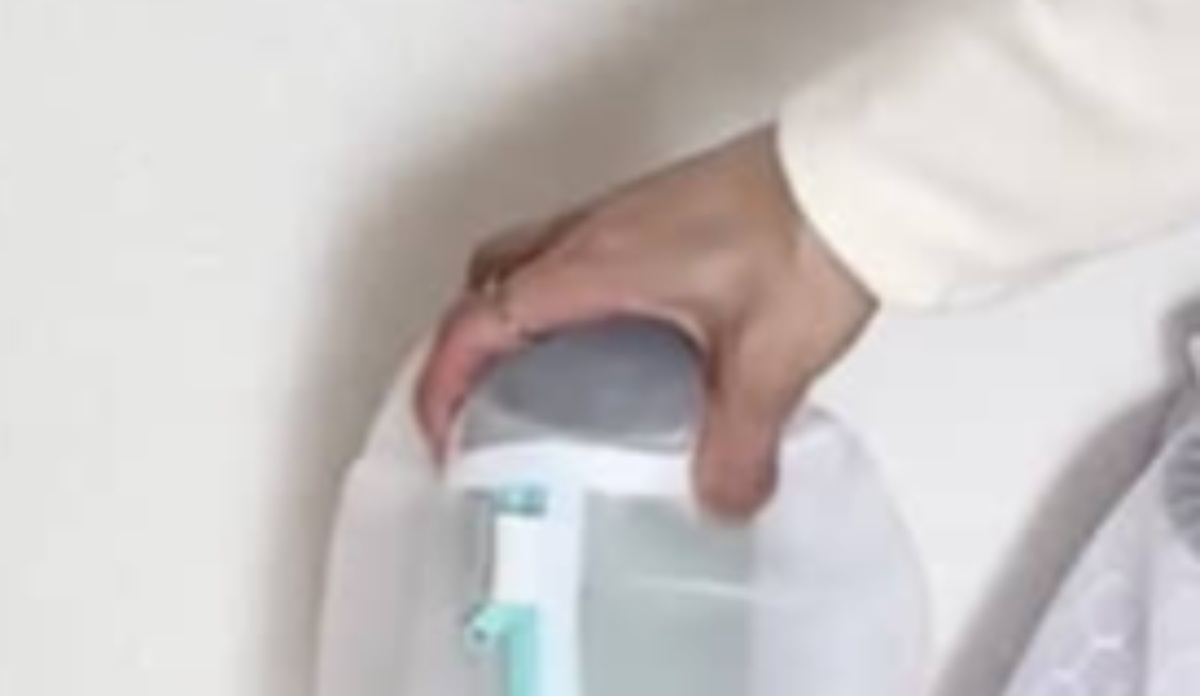 洗濯ネットを頭からかぶると…… 目からウロコの“じゃない使い方”に「頭いーね」「マネさせていただきます」(1/3) | ライフハック ねとらぼ