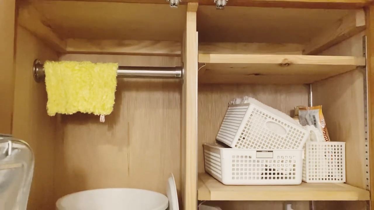 ごちゃごちゃで「開けるのも憂鬱」だった掃除用具入れ、DIY好き主婦が整頓すると……スッキリで使いやすそうな収納に見事に変身!(1/2) | 住まい ねとらぼ
