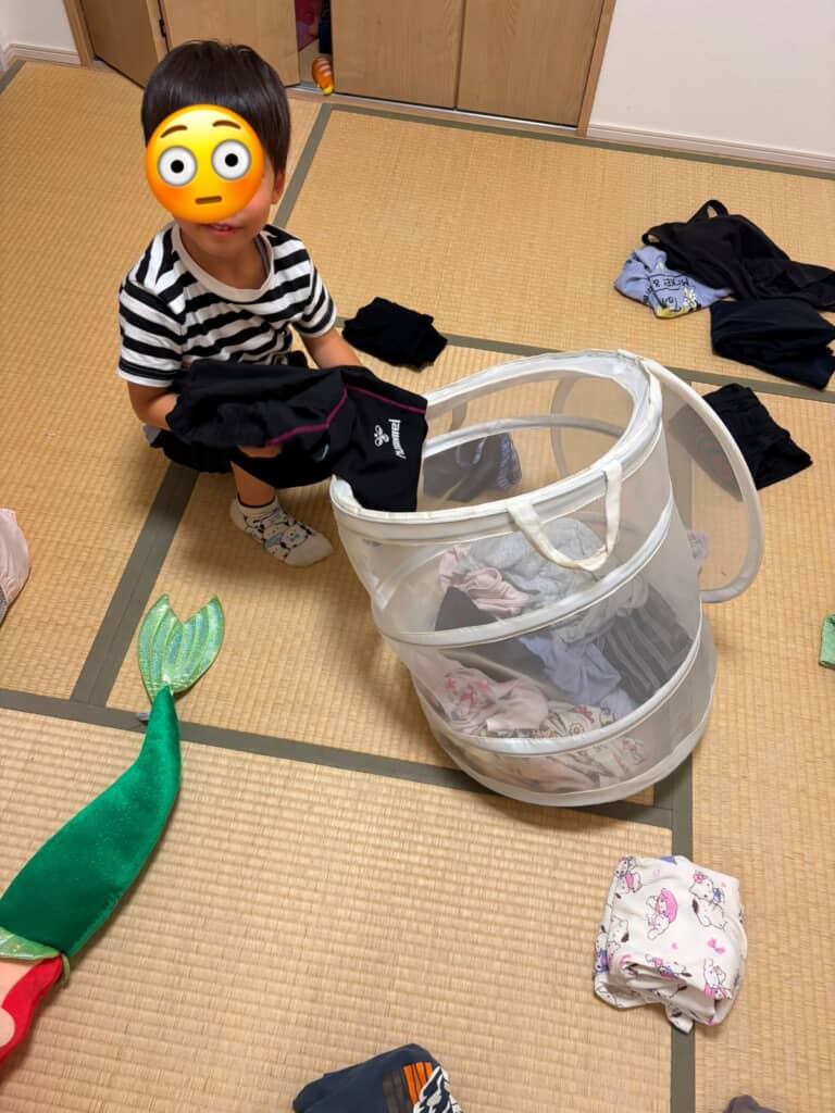 洗濯物をたたんだりと戦力になっています！