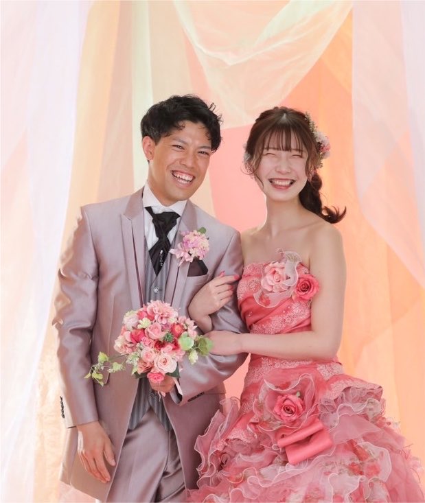 コスプレイヤー夫婦のウェディングフォト。これもある種のコスプレですが、「中の人の自我」といえばその通り