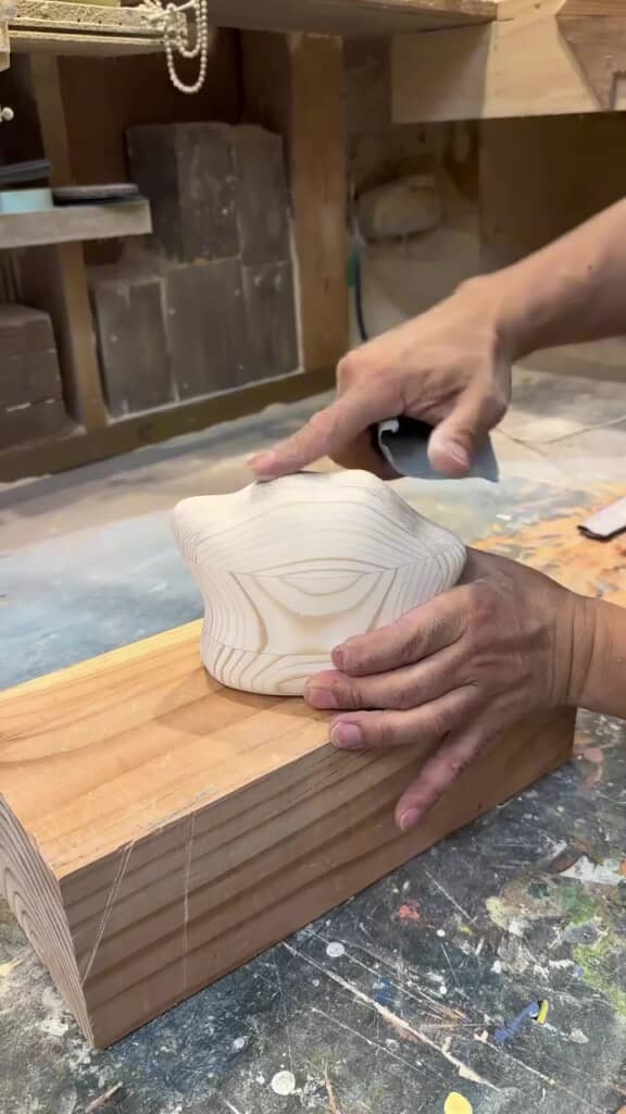 サンドペーパーで滑らかになった表面