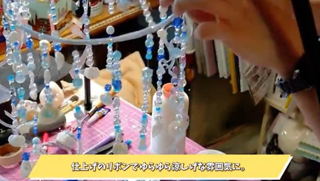 ビーズやリボンで装飾しています