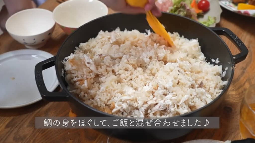 おいしそうな鯛めしが完成