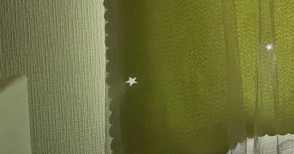 ハギレを使ってカーテンをリメイク