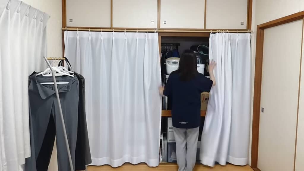 ふすまを外してカーテンを設置