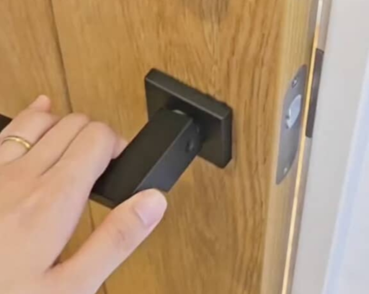 遊びに来たママ友がトイレに行ったら……「えええー!?」 思わず二度見したアイテムに「発想が天才」「見たことない!」(1/3) | 編み物 ねとらぼ