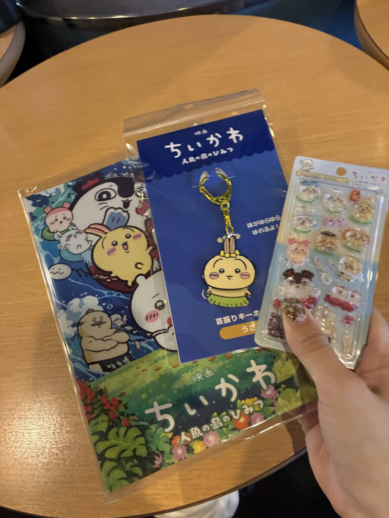 映画ちいかわを、何度もリピートしている投稿者さん。パンフや入場特典もしっかりゲット