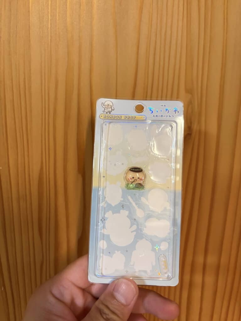 「くりまんじゅう」と「単三電池」だけが残されたボンボンドロップシール