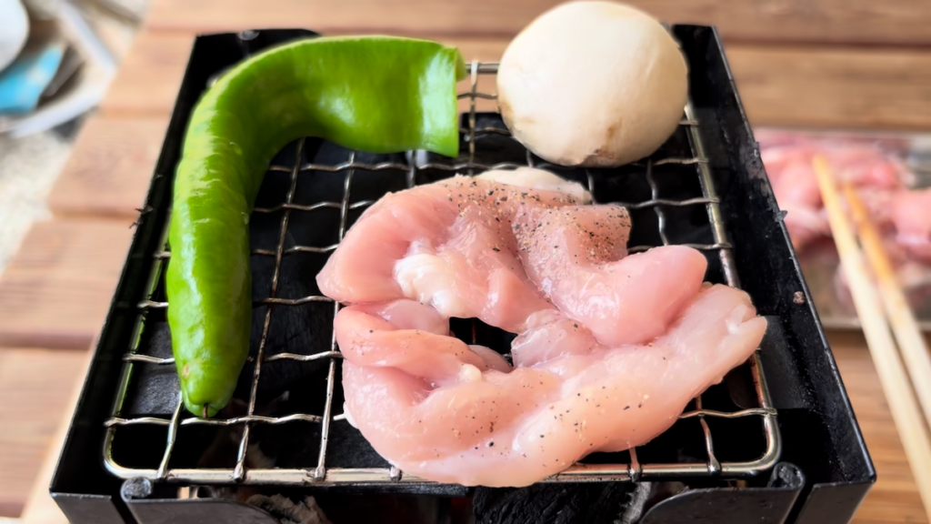 具材は鶏肉、シシトウ、マッシュルーム