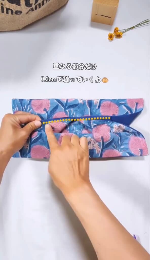 布をパタパタ折りたたんで作るポーチ